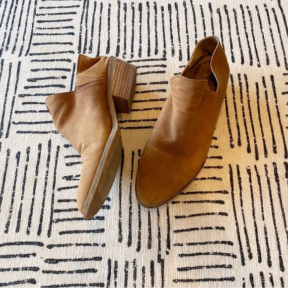 Lucky Brand Soft Caramel Ankle Boot Size 10 - Picture 1 of 8